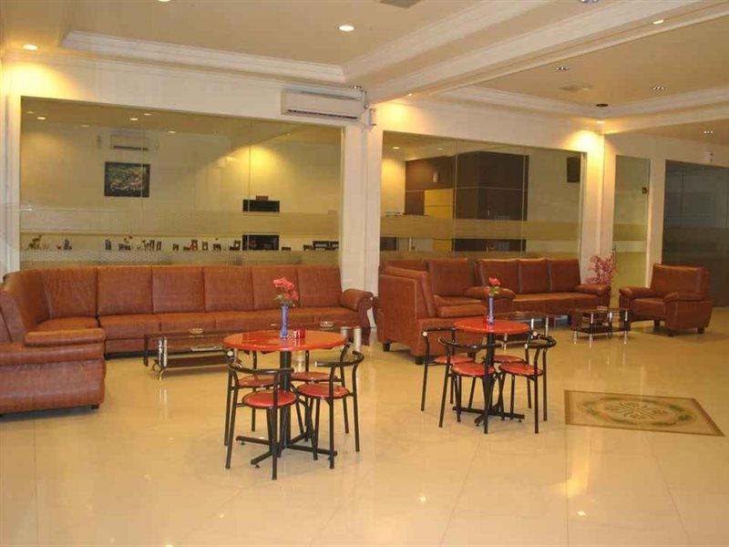 Grand Wisata Hotel Ende Bagian luar foto